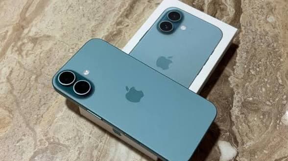 Apple iPhone 16